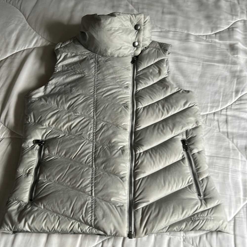 Patagonia woman’s grey down filled vest size XS good used condition